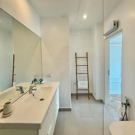 شقة Penthouse S.jorge Seaview T4 *