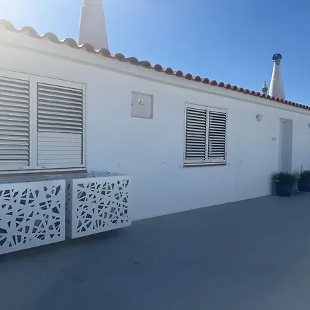 Penthouse S.jorge Seaview T4 * Quarteira